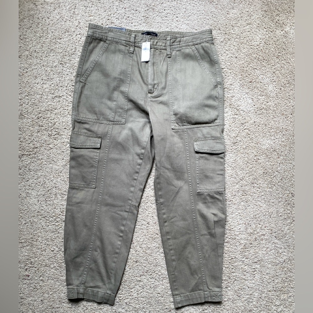 BNWT Banana Republic Barrel Cargo Utility Pants in Olive Green, size 8